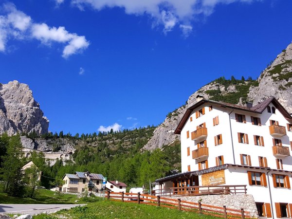 foto facciata hotel al sasso di stria
